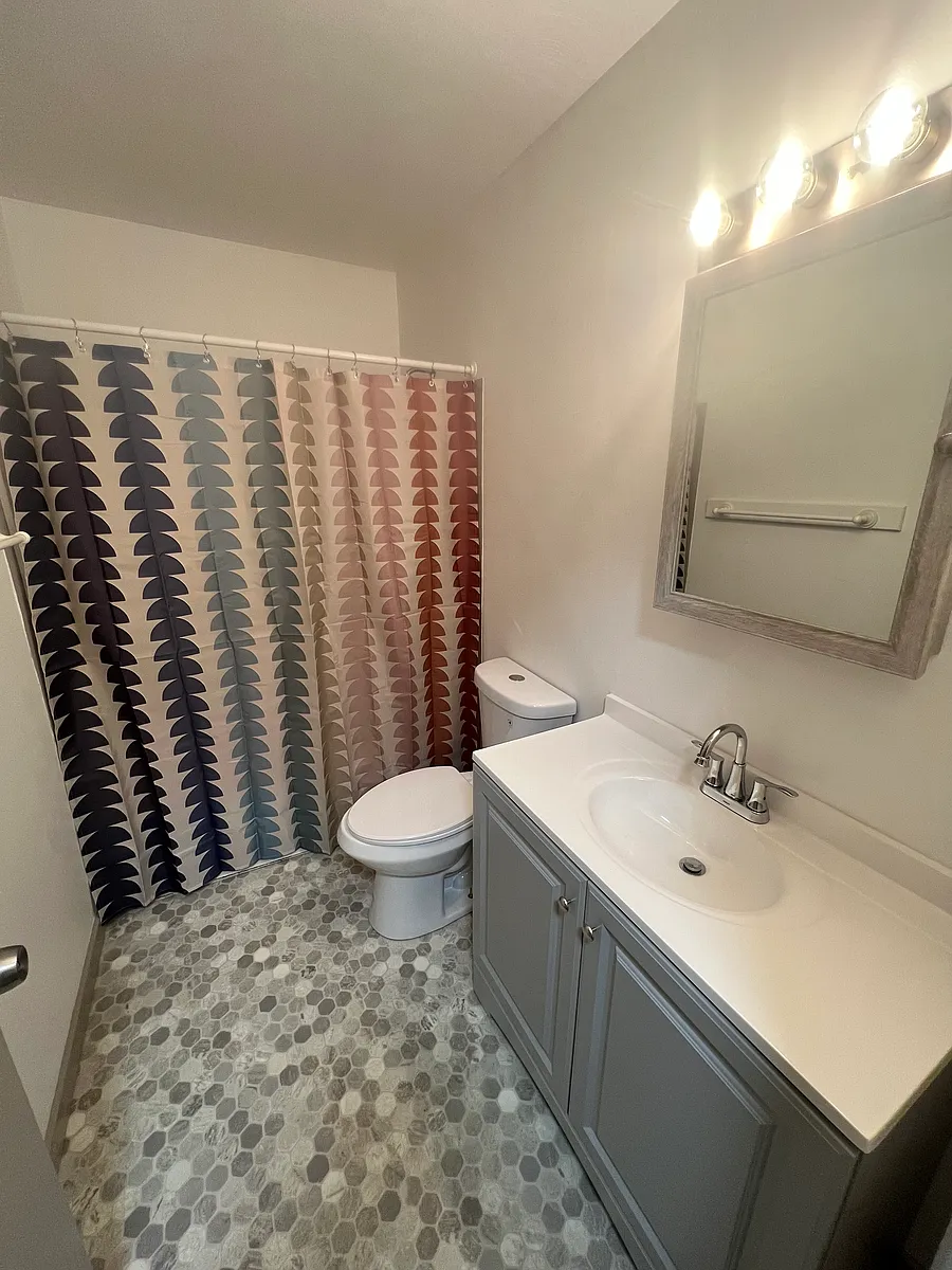 Photo 1 of 12 - 210 Greystone Ave #211-4 - Seneca, PA Primary Photo - 210 Greystone Ave #211-4