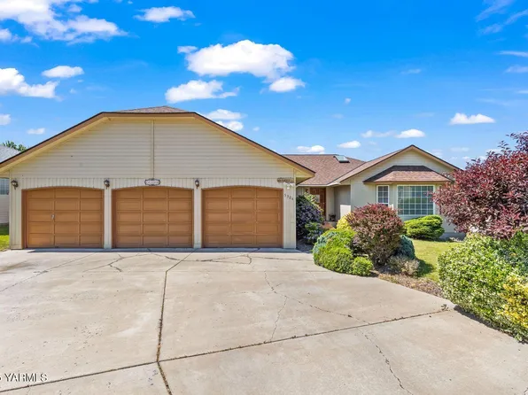 5304 Channel Dr, Yakima, WA 98901