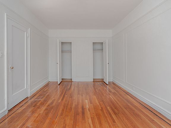 5th image of 655 Pelham Pkwy N APT 5N