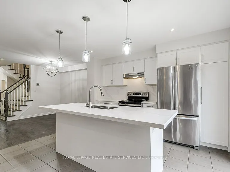 329 Gooding Cres — Photo 12