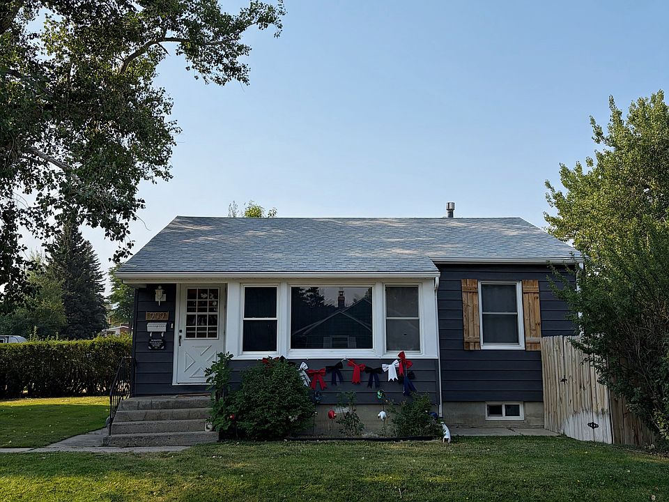 1st image of 909 W 20th St