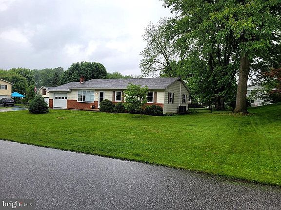 4th image of 160 Echo Dr