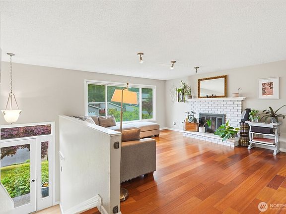 2nd image of 619 Willow Road