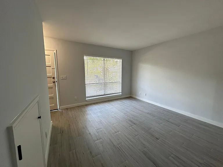 2531 Waters Edge Dr — Photo 10
