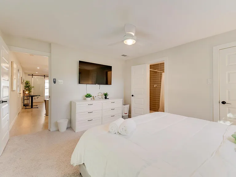 11828 Oberlin Dr — Photo 22
