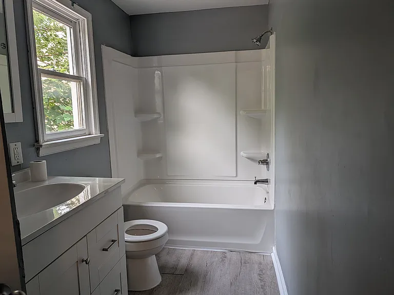 613 Monroe St #B — Photo 7