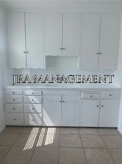 2451 Cedar Ave #5 — Photo 8