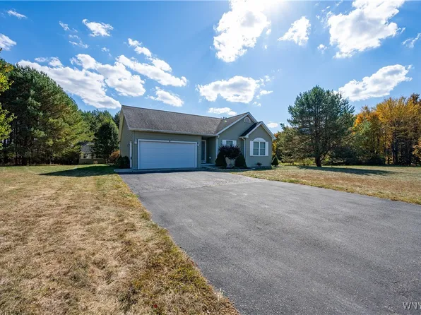 151 E Hill Run, Springville, NY 14141