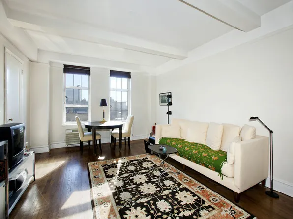 465 West 23rd Street image 1 of 6