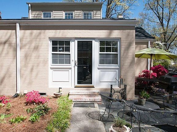 5th image of 2227 W Friendly Ave