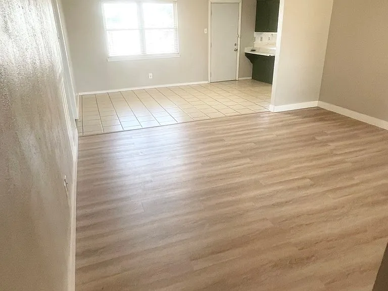 4805 Storey Ave — Photo 2