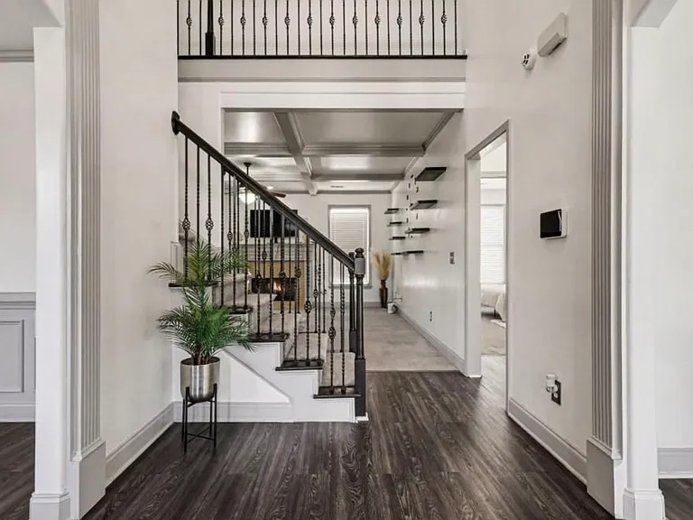 1638 Great Shoals Cir SW — Photo 2