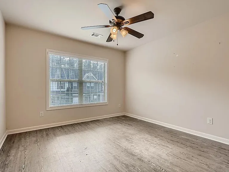 204 Madison Ave — Photo 9