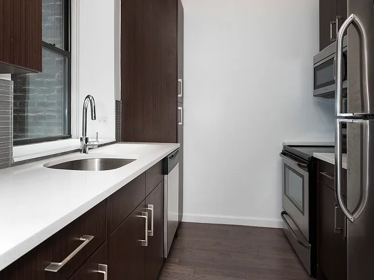 272 Manhattan Ave #4F — Photo 4