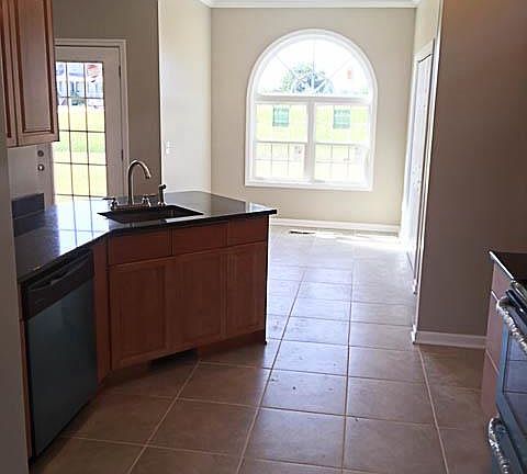 4th image of 56 Carmene Ct E