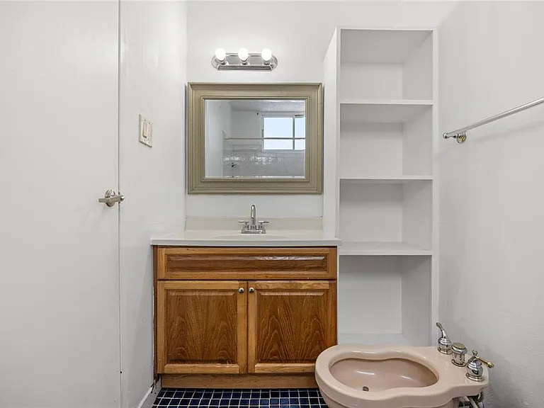1304 Wilson #501 — Photo 16
