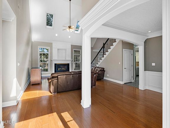 2nd image of 2520 Silverstone Ln
