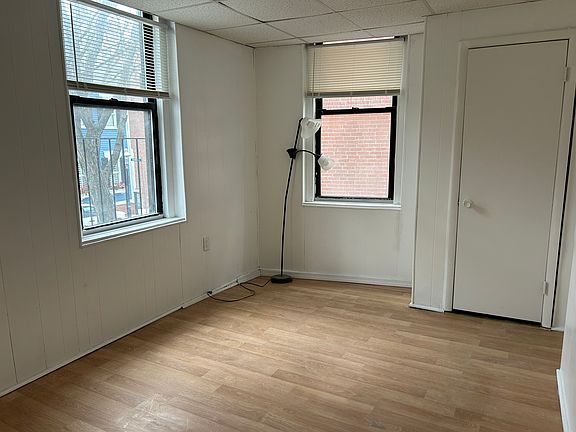 5th image of 14 Monument Sq #1-3