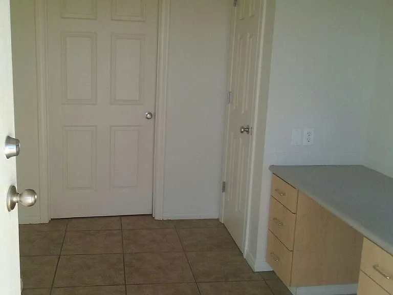 3305 E Palmdale Blvd — Photo 8