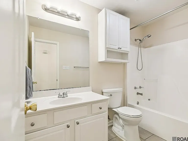 1340 Harwich Dr — Photo 3