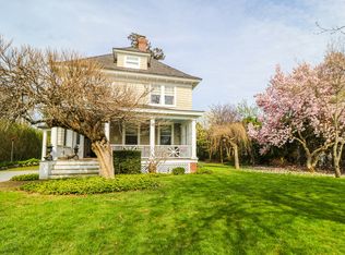 198 Elm St, Southampton, NY 11968