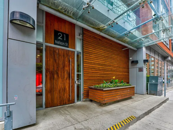 21 Nelson St, Toronto, ON
