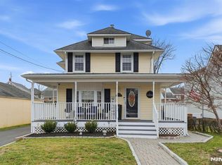 11 Thiem Ave, Rochelle Park, NJ 07662