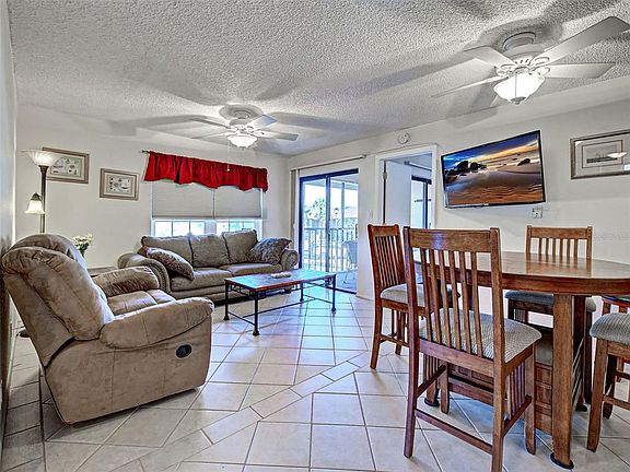 3rd image of 19505 QUESADA AVENUE #EE202