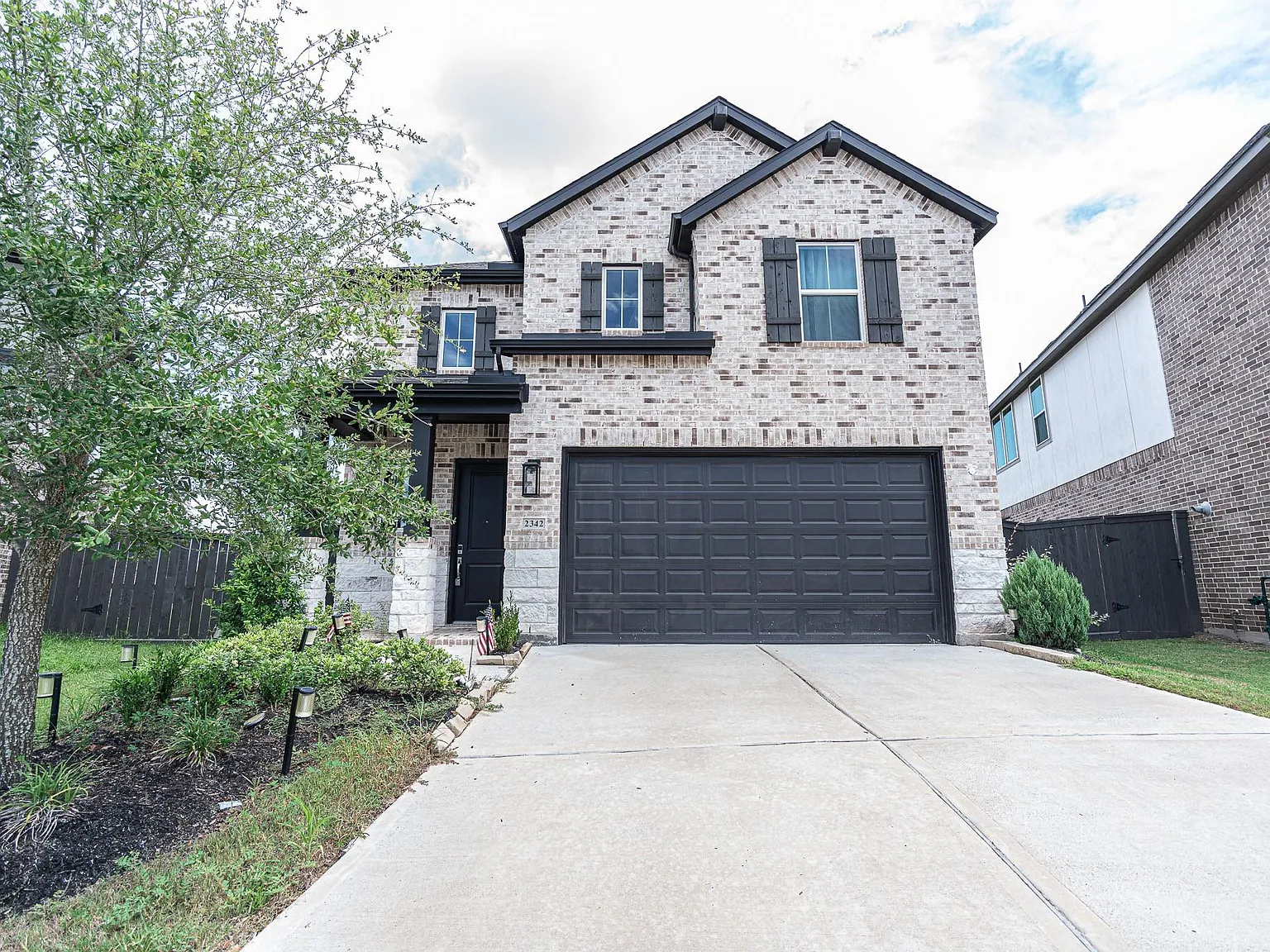 4 bed, 5.0 bath, 2537 sqft, $3,500 — Photo 3