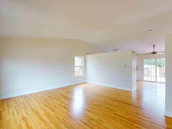 5th image of 2711 Cadbury Cir