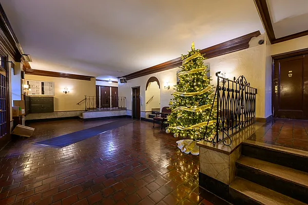 Rented by AmeriMutual Mortgage | media 16