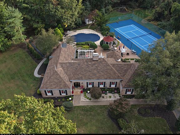 2nd image of 9 Wellington Court