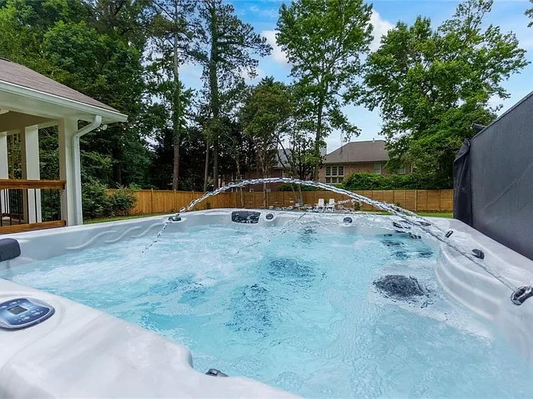 7330 Hunters Branch Dr NE — Photo 44