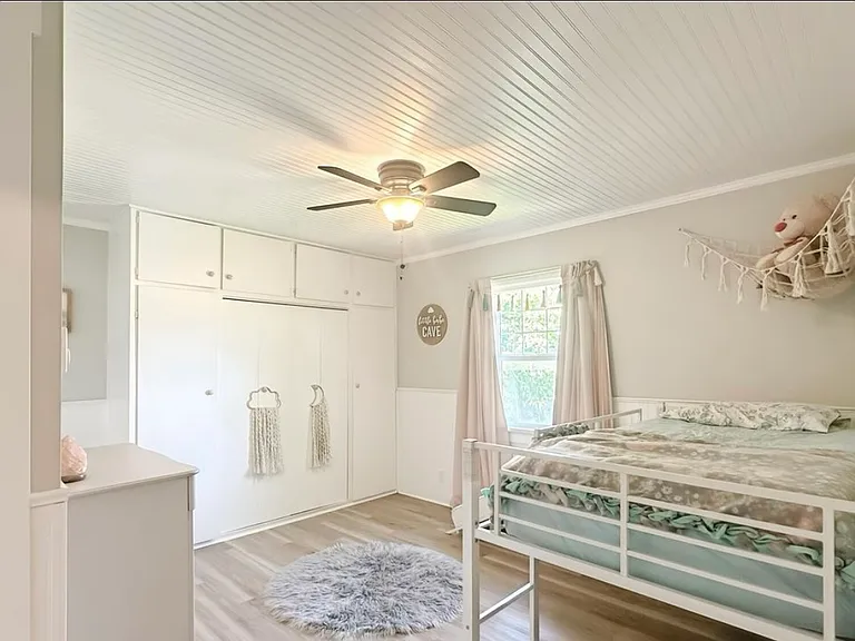 703 W Simpson Ave — Photo 7