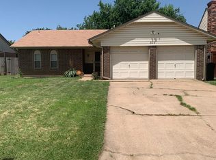 309 N Morgan Dr, Moore, OK 73160