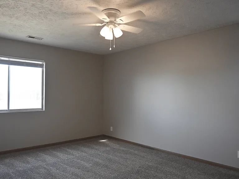 112 E Glenmore Dr — Photo 37