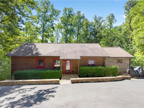 732 Two Ts Cir, Mountain Rest, SC 29664