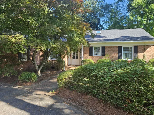 7867 Berkeley Dr, Gloucester Point, VA 23062