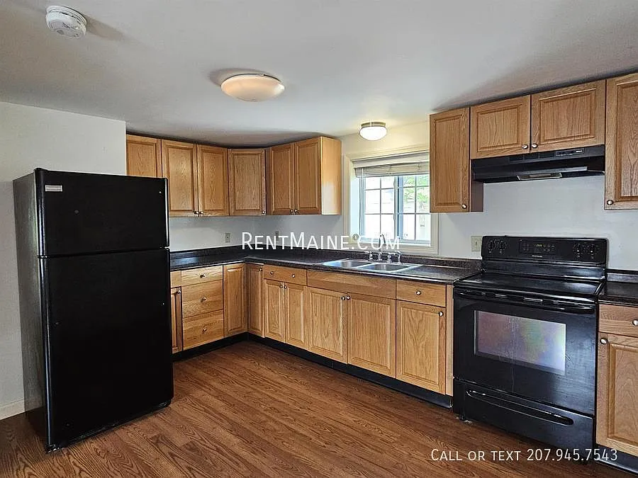 Building Photo - 105 Cony St #2