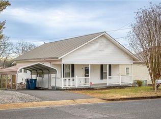 12 Lakeside Ave, Granite Falls, NC 28630