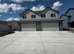 720 E Briarwood Ct, Valley Center, KS 67147