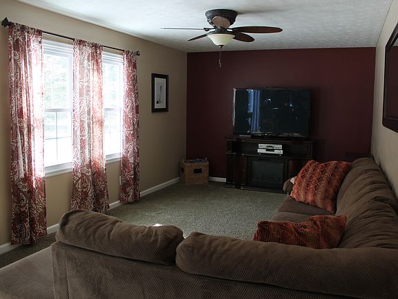 4th image of 3239 Pineview Dr