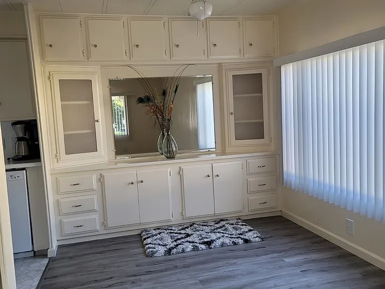 71R- Dining Area