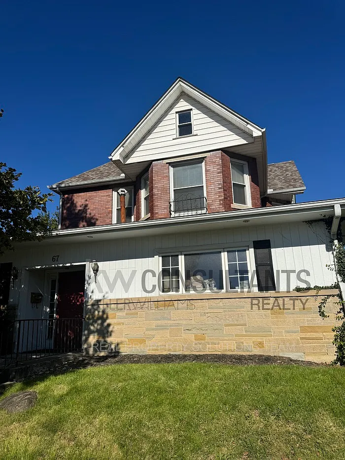67 E High St — Photo 1