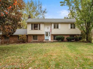 5122 Elizabeth Ln, Almont, MI 48003