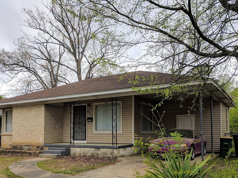 Covered parking and covered porch!