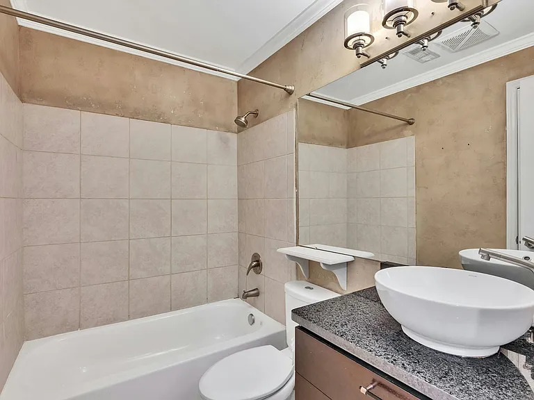 505 N Graham St — Photo 24