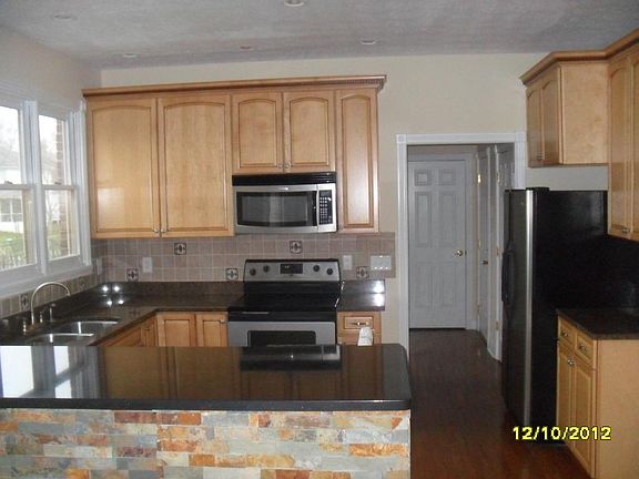 2nd image of 11581 Woods Bay Ln