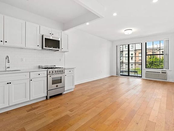 3rd image of 301 Covert St #3E