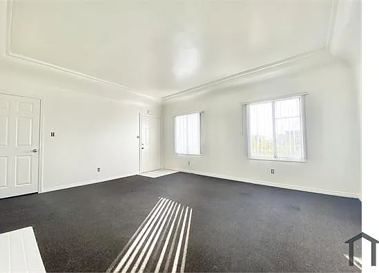 1605 W Vernon Ave #2 — Photo 4